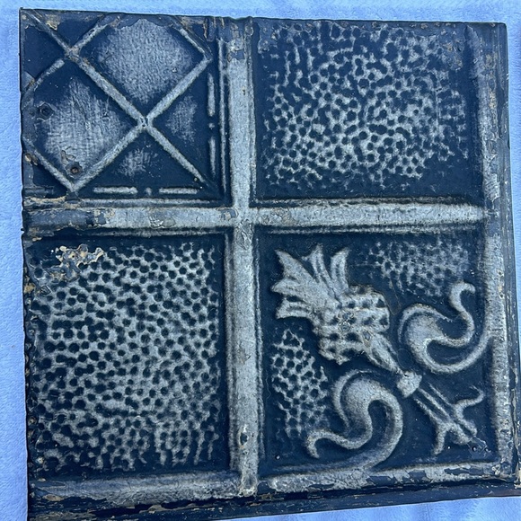 Vintage Ceiling Tin Tiles from historic ceiling - Picture 2 of 8